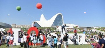 АЗЕРБАЙДЖАН. В Баку в парке Центра Гейдара Алиева провели Детский фестиваль