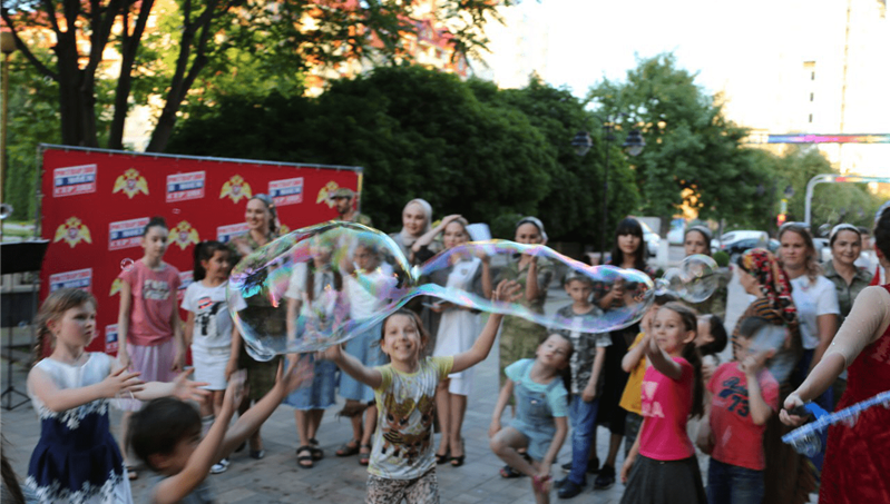 ЧЕЧНЯ. Росгвардия провела акцию ко Дню защиты детей в Грозном (фото, видео)