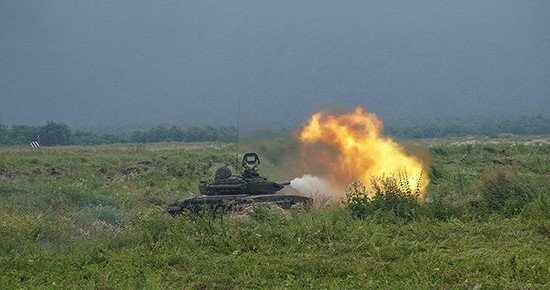 ЧЕЧНЯ.  Танкисты ЮВО на учении в Чечне уничтожили мишени, имитирующие легкобронированную технику условного противника