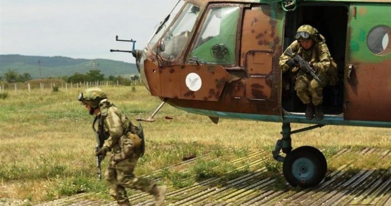ЧЕЧНЯ. В Объединенной группировке войск (сил) на Северном Кавказе прошли занятия по десантной подготовке спецназа