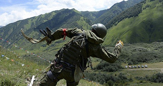 Ю. ОСЕТИЯ.  Военнослужащие ЮВО проведут занятия по метанию гранат на горном полигоне в Южной Осетии