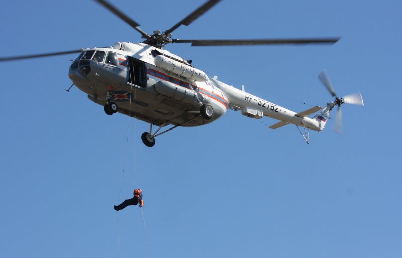 КРАСНОДАР. Двое туристов сутки проплутали по горам Сочи, их спас вертолет МЧС