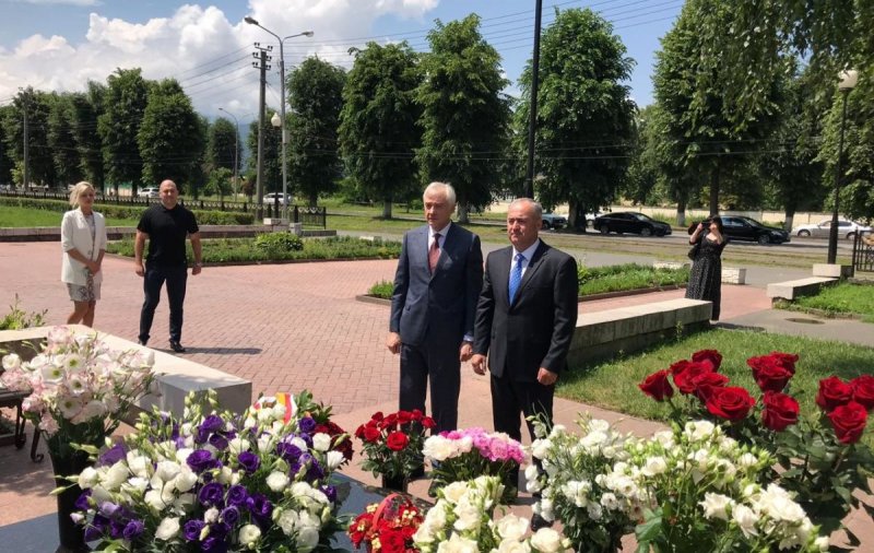 С. ОСЕТИЯ. Во Владикавказе почтили память Тамерлана Агузарова