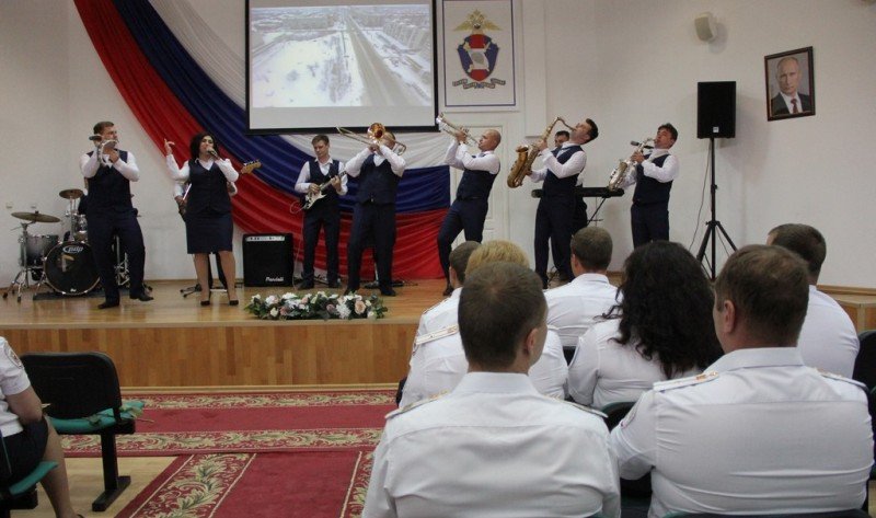 СТАВРОПОЛЬЕ. В Ставрополе чествовали сотрудников и ветеранов кинологических подразделений краевой полиции