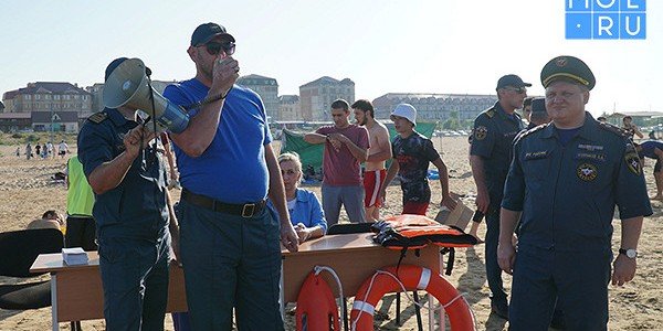ЧЕЧНЯ.  МЧС Дагестана, Чечни и Избербаша провели профилактические беседы с отдыхающими на пляжах