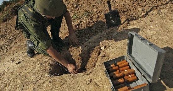 ЧЕЧНЯ.  Саперы ЮВО за три месяца разминировали более половины запланированной на год территории Чечни