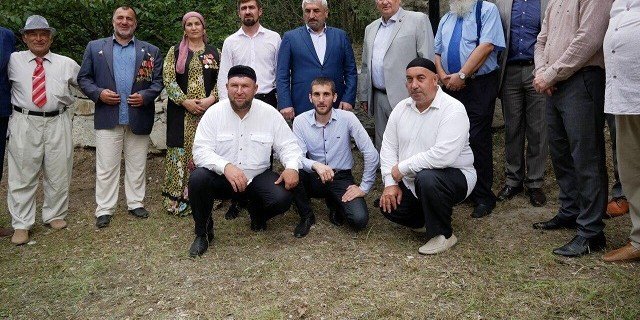 ЧЕЧНЯ. В Аргунском ущелье Чечни установлена памятная плита на «Царском мосту»