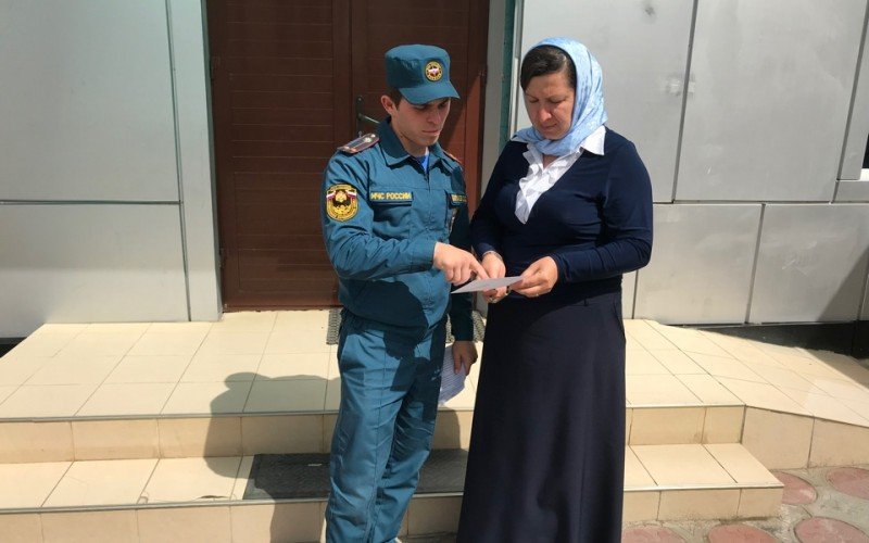 ЧЕЧНЯ. В Чечне сотрудники МЧС призывают граждан не поджигать сухую траву