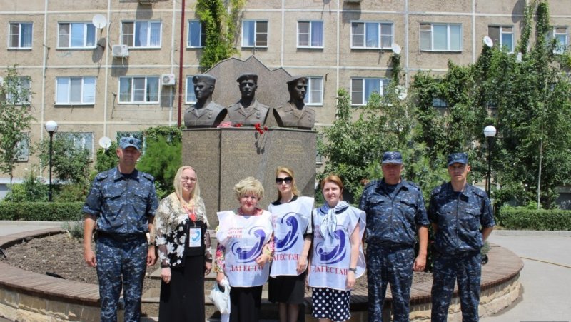 ДАГЕСТАН. Сотрудники полиции Ярославской области почтили в Махачкале память погибших товарищей
