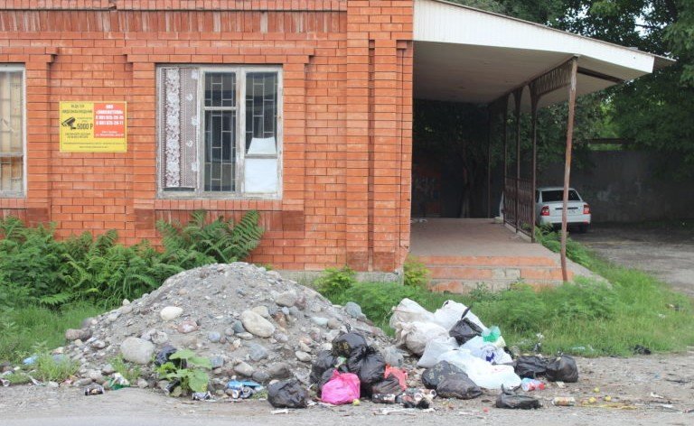 ИНГУШЕТИЯ. Всепогодные камеры в Карабулаке будут фиксировать граждан, оставляющих мусор где попало