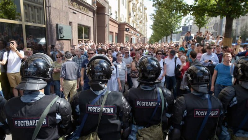 Полиция задержала более 500 человек на акции протеста в Москве