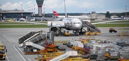 В московских аэропортах задержаны или отменены десятки рейсов