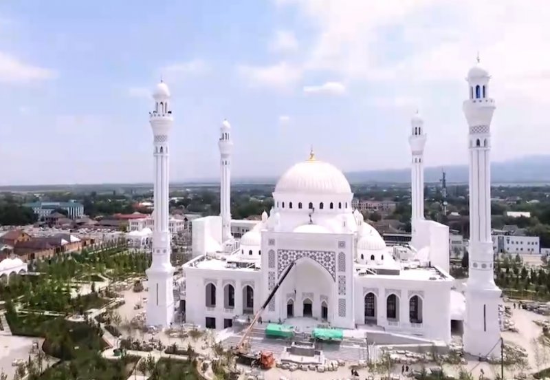 ЧЕЧНЯ. Рамзан Кадыров: «Мечеть в Шали сможет принять 100 тысяч верующих»