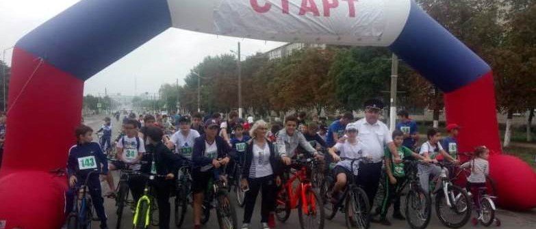 АДЫГЕЯ. Госавтоинспекторы Адыгеи призвали участников велопробега к соблюдению дорожных правил