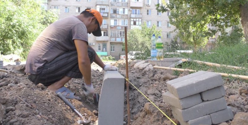 АСТРАХАНЬ. В Астрахани отремонтируют 100 дворов многоквартирных домов