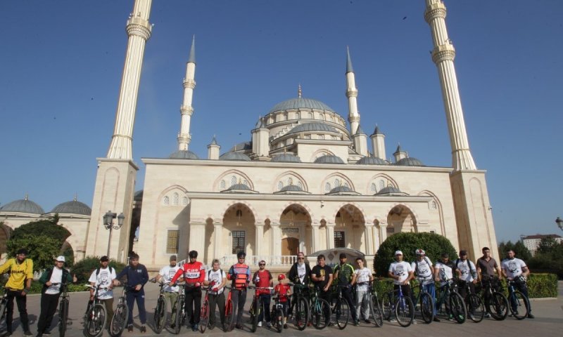 ЧЕЧНЯ. Ко дню рождения Ахмата-Хаджи Кадырова в Чечне прошёл масштабный велопробег 