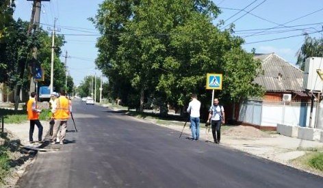 ЧЕЧНЯ. В рамках нацпроекта «Безопасные и качественные автомобильные дороги». рабочая группа провела инспекцию столичных улиц