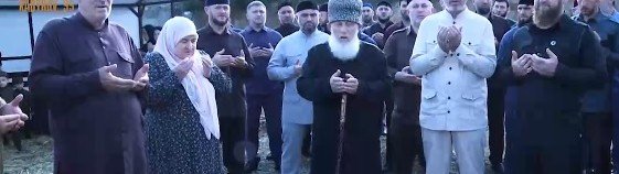 ЧЕЧНЯ. Р. Кадыров провел обряды праздника Курбан-Байрам в родном селе Ахмат-Юрт