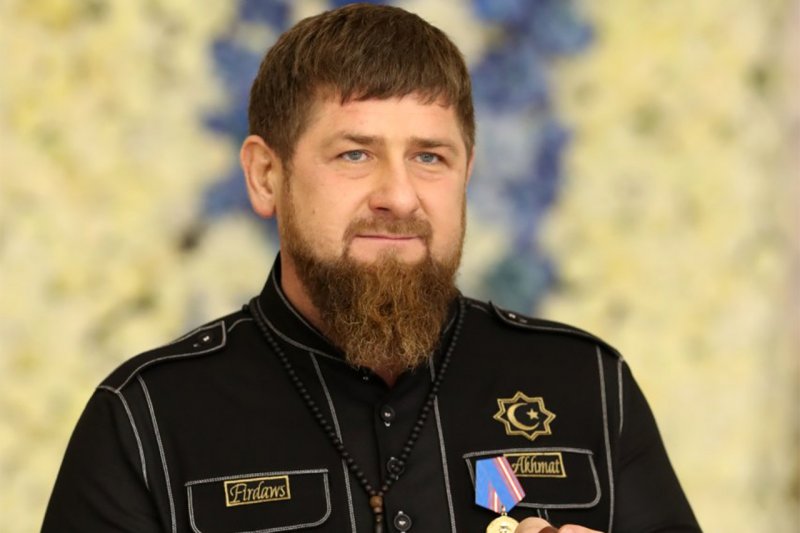 ЧЕЧНЯ. Рамзан Кадыров поздравил пилотов Дамира Юсупова и Георгия Мурзина с присвоением звания Героя России