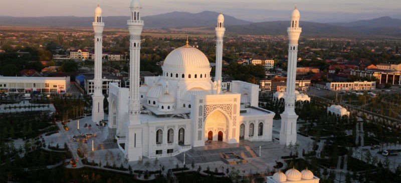 ЧЕЧНЯ. Рамзан Кадыров: Самая большая мечеть в Европе «Гордость мусульман» названа именем Пророка Мухаммада (мир ему)