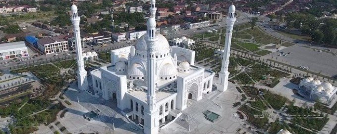 ЧЕЧНЯ. Самая большая мечеть в Европе - "Гордость мусульман" - практически готова к открытию