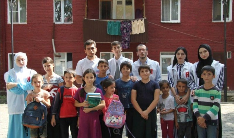 ЧЕЧНЯ. В Чечне дети из малоимущих семей получили школьные принадлежности