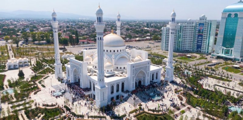 ЧЕЧНЯ. В.Путин поздравил чеченский народ с открытием самой большой мечети Европы «Гордость мусульман»