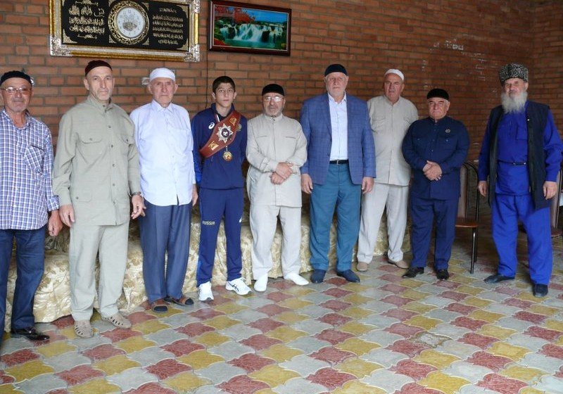 ИНГУШЕТИЯ. В Ингушетии чествовали чемпиона мира по вольной борьбе Магомед-Тагира Ханиева