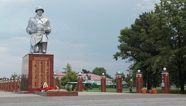 КРАСНОДАР. Губернатор Кубани выделил дополнительные 100 миллионов рублей на реконструкцию военных памятников
