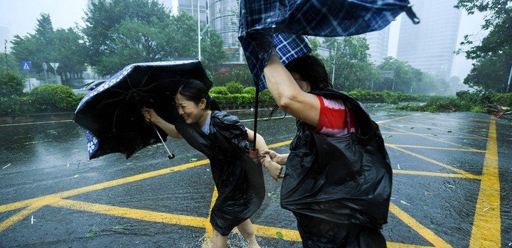 На Китай надвигается супертайфун: Объявлен наивысший уровень опасности