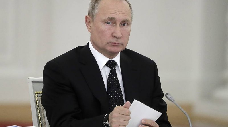 Путин распорядился подключить Минобороны к тушению пожаров в Сибири