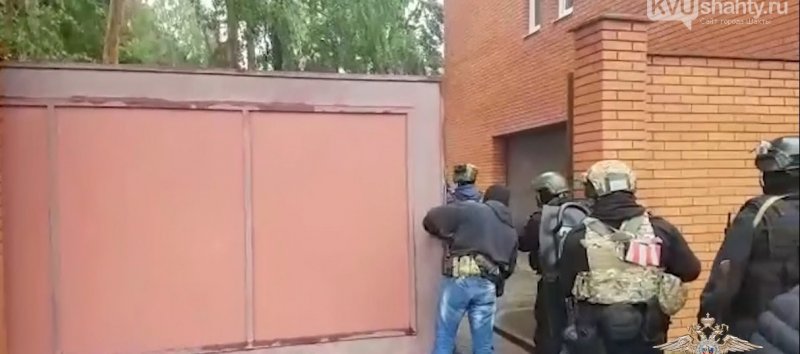РОСТОВ. Банду разбойников, вооруженных травматическими пистолетами и охотничьими карабинами, задержали под Шахтами