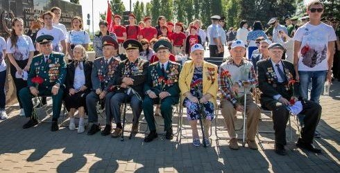 РОСТОВ. Участники Великой Отечественной войны принимали поздравления в день освобождения от немецко-фашистских захватчиков