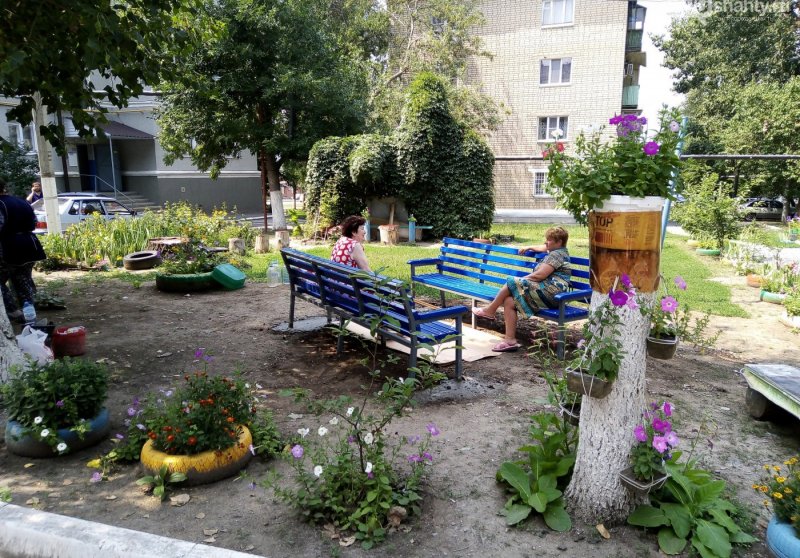 РОСТОВ. «В гробу они нас видели»: в жилой пятиэтажке устроили бюро ритуальных услуг