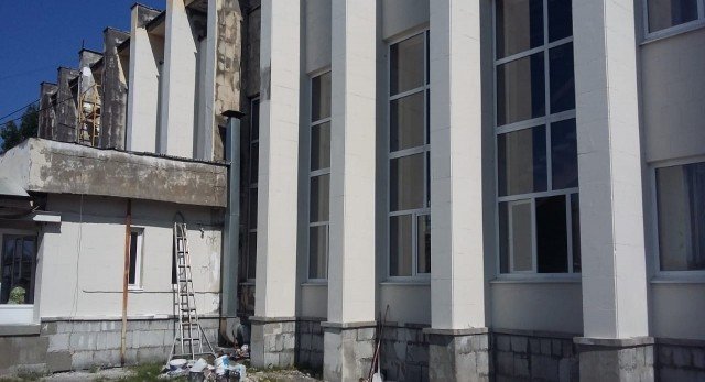 С. ОСЕТИЯ. Ремонт фасада первого владикавказского автовокзала планируют завершить до конца года