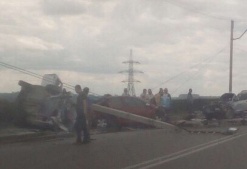 ВОЛГОГРАД. ДТП перекрыло движение автомобилей по плотине ГЭС