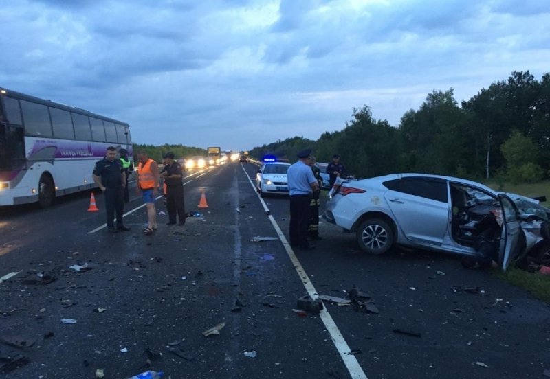 ВОЛГОГРАД. На видео попали последствия ДТП с Hyundai, где сегодня погибли три человека, в том числе ребенок, - «Блокнот Волгограда»