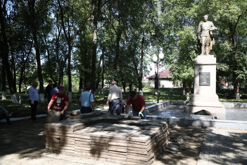 ЧЕЧНЯ. В Старопромысловском районе реконструируют парк в рамках нацпроекта