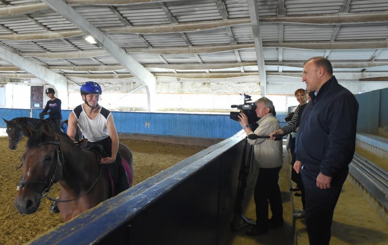 АДЫГЕЯ. Глава Адыгеи посетил республиканскую конно-спортивную школу