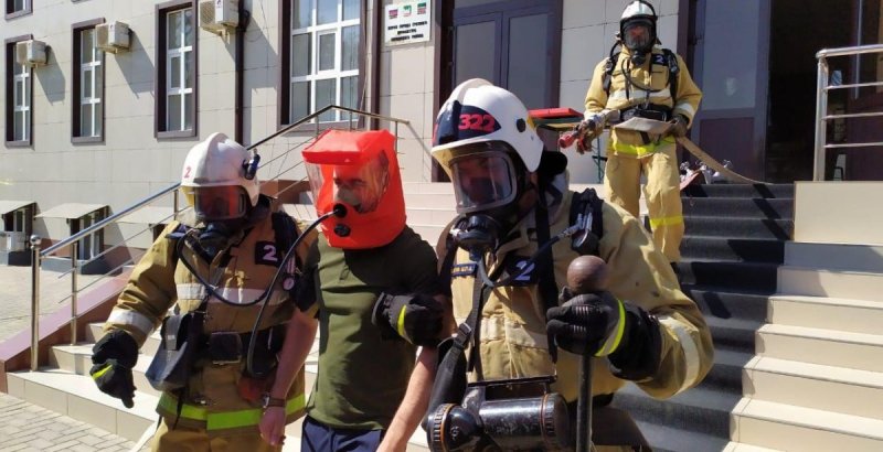 ЧЕЧНЯ. Грозненские пожарные ликвидировали пожар в административном здании