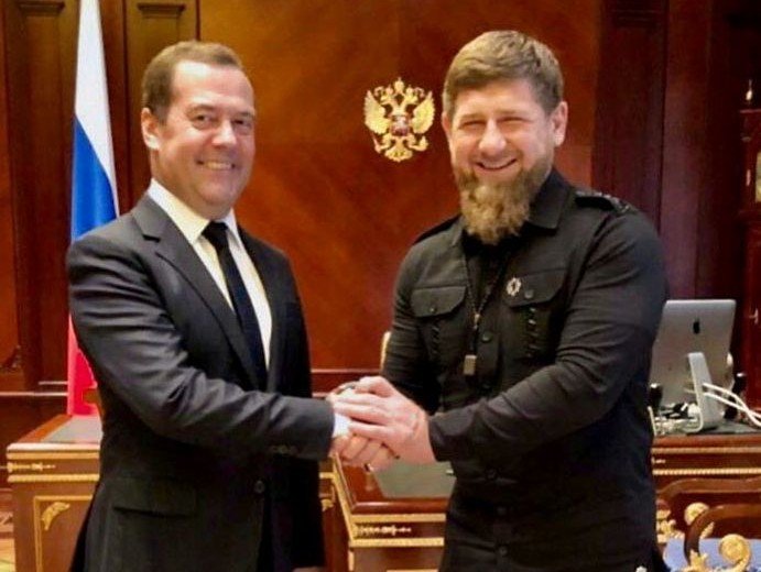 ЧЕЧНЯ. Р. Кадыров поздравил с днем рождения Председателя Правительства РФ Дмитрия Медведева