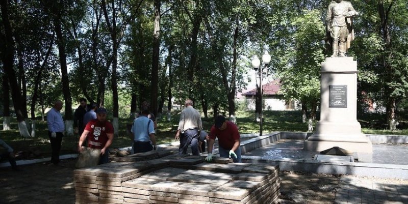 ЧЕЧНЯ. В Cтаропромысловском районе Грозного реконструируют сквер «Неизвестному солдату»