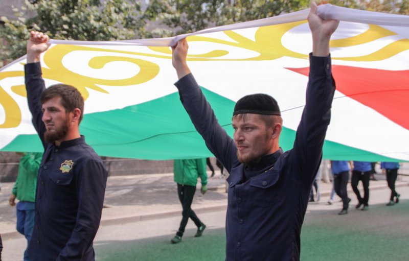 ЧЕЧНЯ. В Грозном многотысячным шествием отметили День Чеченской Республики
