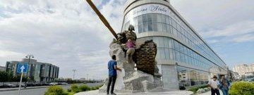 КАРАБАХ. В Баку установлен памятник Альберту Агарунову