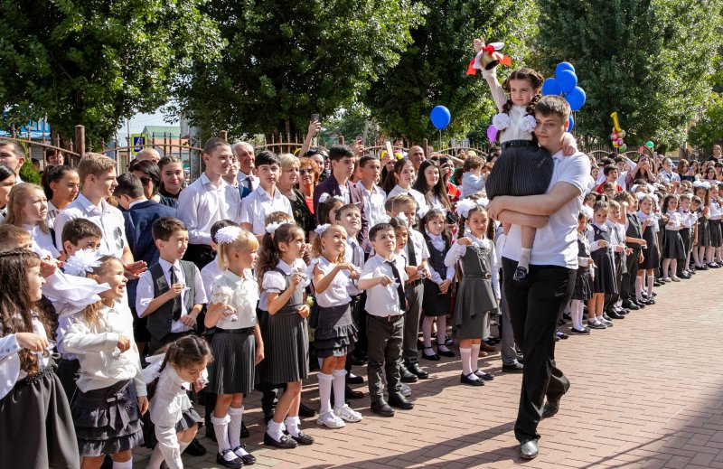 КЧР. Более 16 тысяч детей отметили День знаний в столице Карачаево-Черкесии