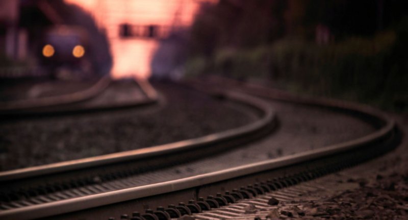 КРАСНОДАР. В Краснодарском крае поезд насмерть сбил 4-летнего мальчика, перебегавшего железную дорогу с дедушкой