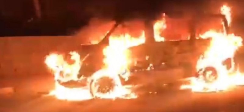 КРЫМ. На крымской трассе сгорел микроавтобус