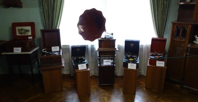 СТАВРОПОЛЬЕ. Выставка старинных граммофонов и патефонов «Грамм-парад раритетных музыкальных проигрывателей»