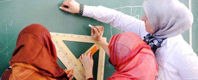 В Канаде начали увольнять педагогов в хиджабах