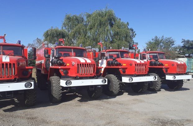 ВОЛГОГРАД. В Волгоградское лесничество прибыли 4 новые пожарные автоцистерны